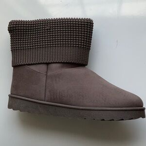 Avenue women’s Hug Boots